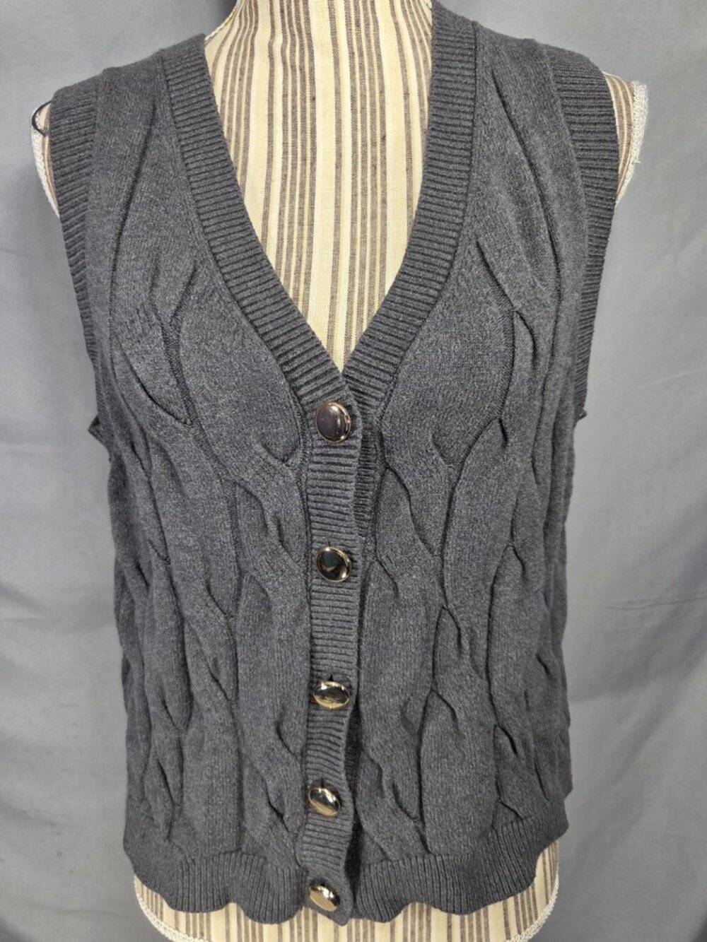 a new day Grey Cable Knit V Neck Sleeveless Knitted Sweater Vest Size Large